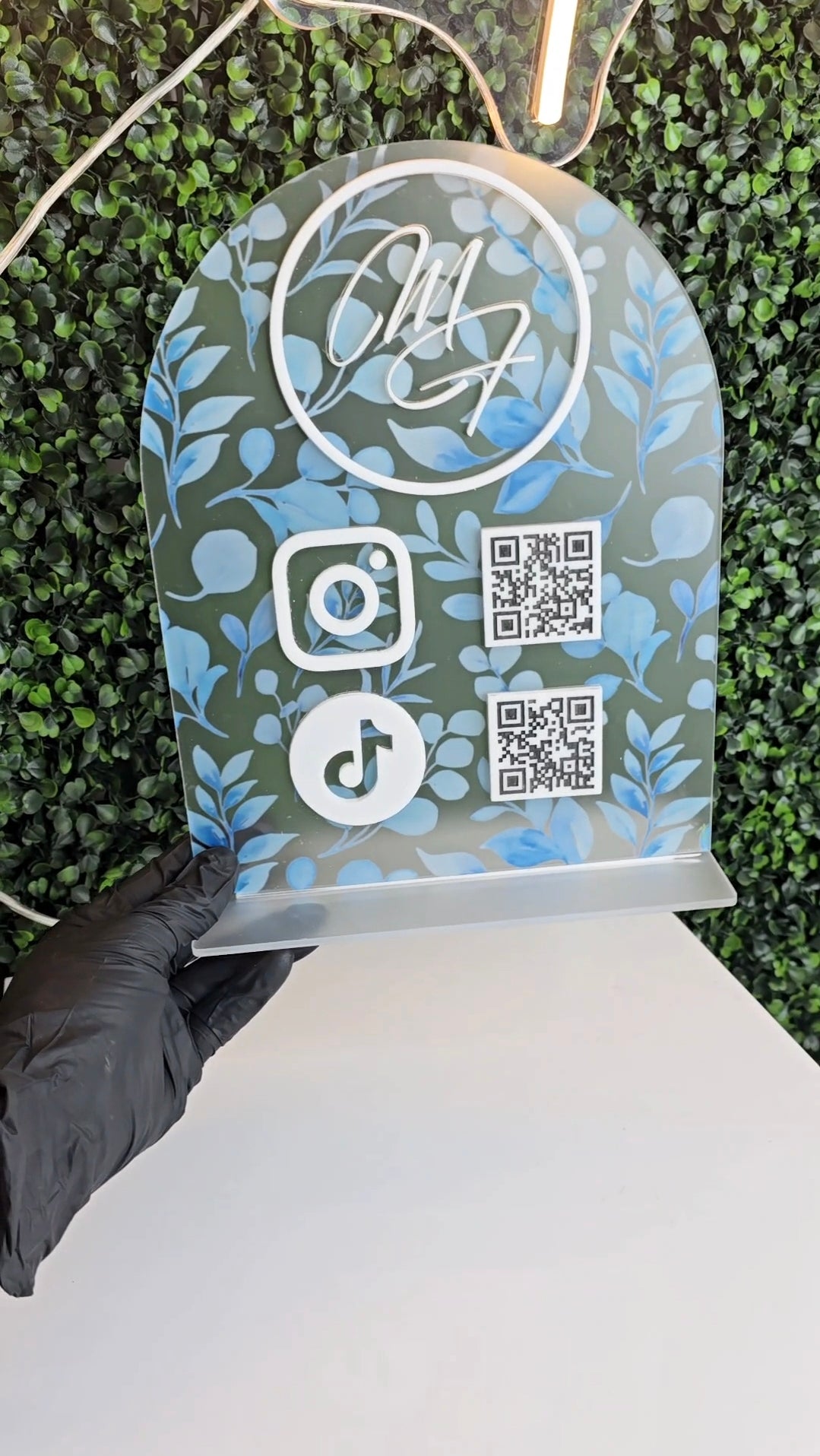 Plaque médias sociaux avec fond imprime