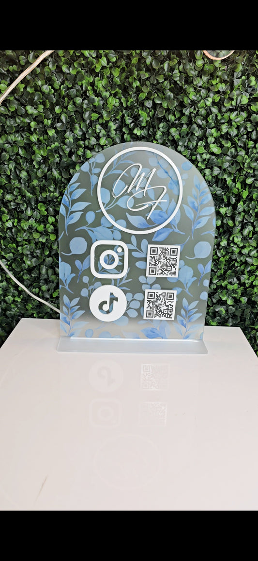 Plaque médias sociaux avec fond imprime