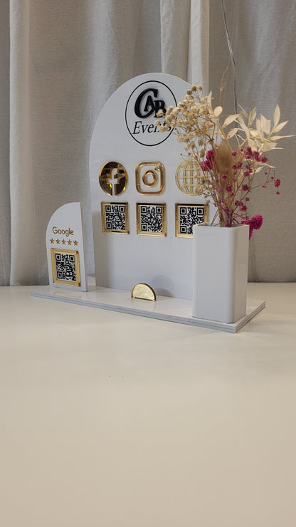 Arche Médiaş sociaux avec vase