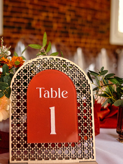 Numéro de Table en bois effet cannage